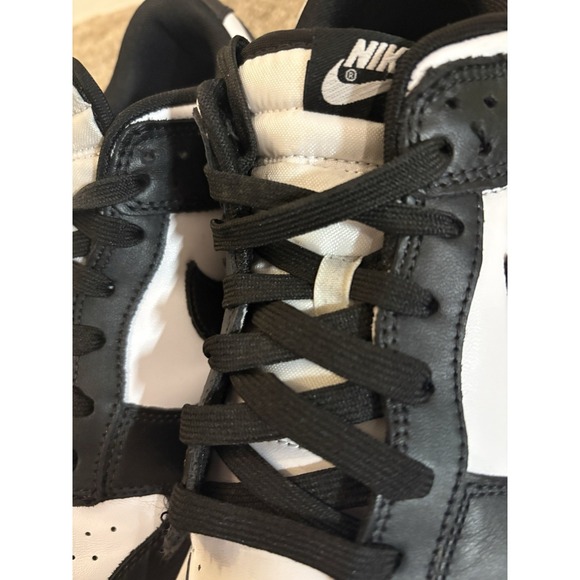 Nike Panda Dunk Low Top Size 10.5 Mens Black And White - Picture 9 of 11